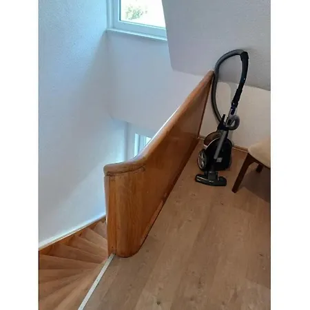 With 8 Bedrooms بيت للعطل