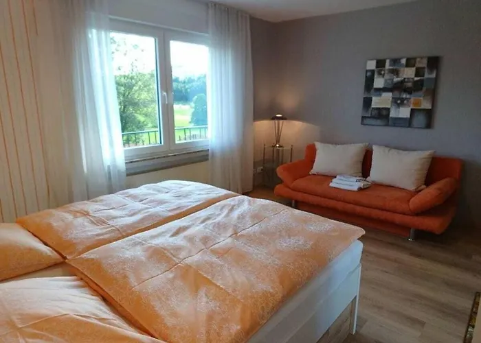 With 8 Bedrooms Semesterbostad