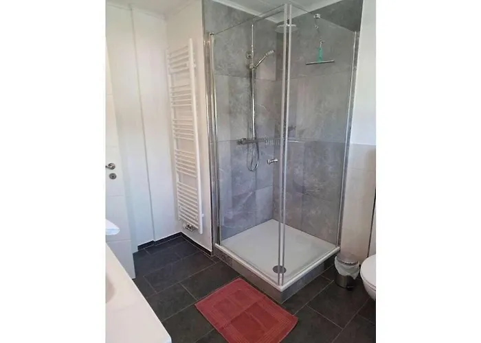 With 8 Bedrooms Semesterbostad *