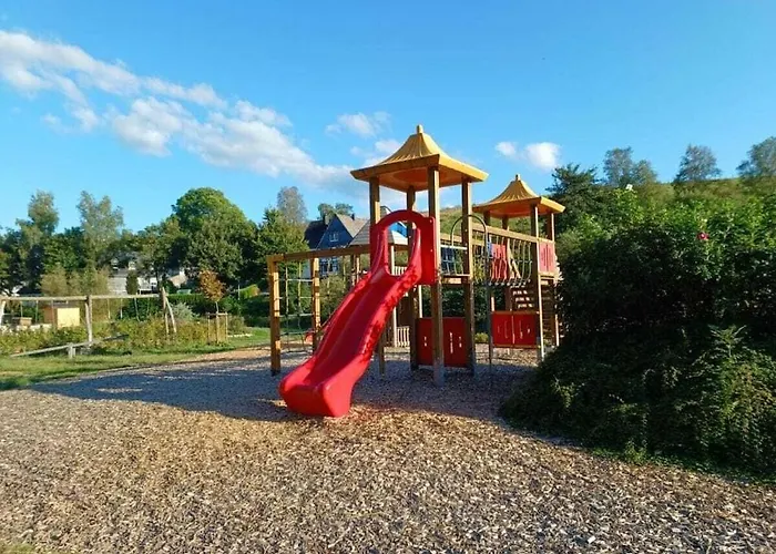 Semesterbostad With 8 Bedrooms